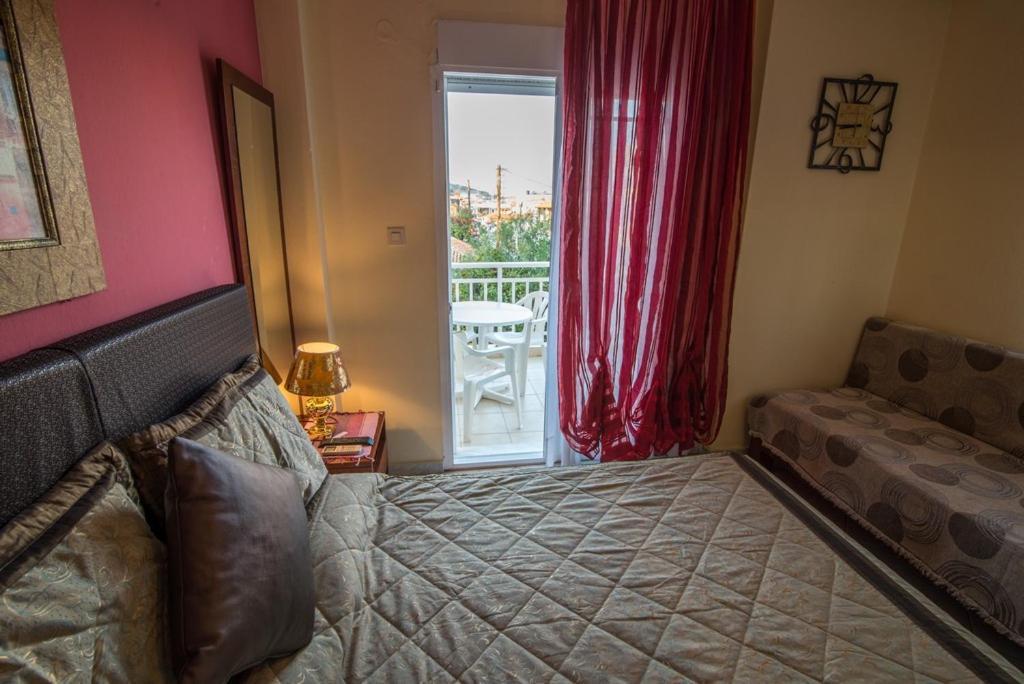 Iliadis House Apartmán *
